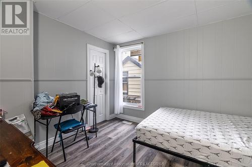 718 Caron Avenue, Windsor, ON - Indoor Photo Showing Bedroom