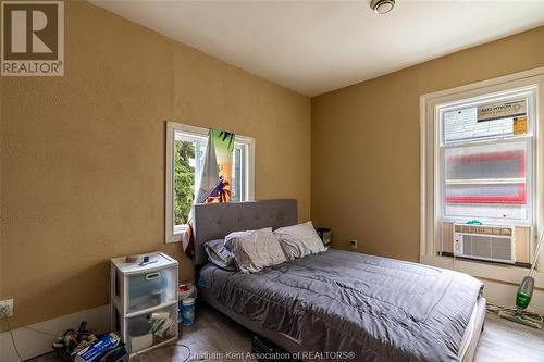 718 Caron Avenue, Windsor, ON - Indoor Photo Showing Bedroom