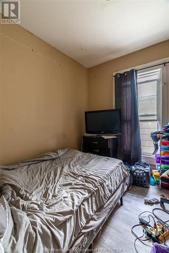 718 Caron Avenue, Windsor, ON - Indoor Photo Showing Bedroom