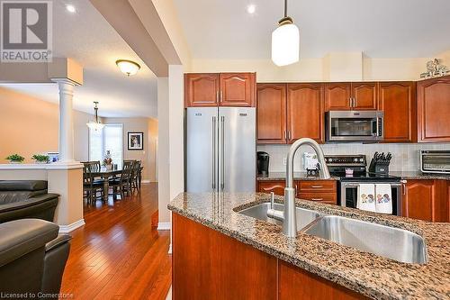 12 Edgehill Drive, Hamilton, ON - Indoor Photo Showing Kitchen With Double Sink With Upgraded Kitchen