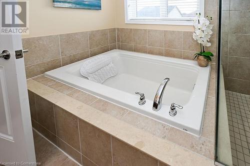 12 Edgehill Drive, Hamilton, ON - Indoor Photo Showing Bathroom