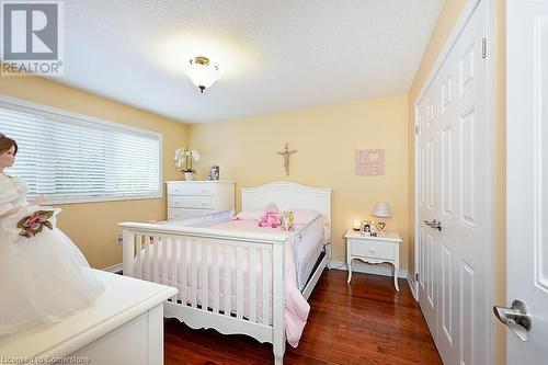 12 Edgehill Drive, Hamilton, ON - Indoor Photo Showing Bedroom