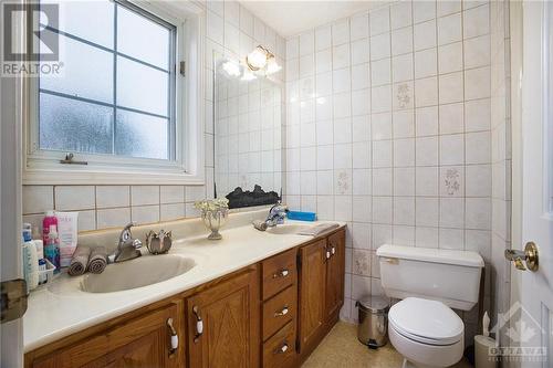 2060 Route 400 W Road, Limoges, ON - Indoor Photo Showing Bathroom