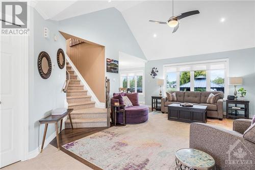 28 Yanik Street, Limoges, ON - Indoor Photo Showing Living Room