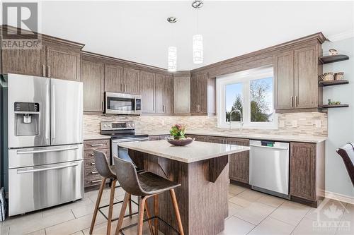 28 Yanik Street, Limoges, ON - Indoor Photo Showing Kitchen With Upgraded Kitchen