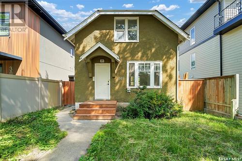 307 Clarence Avenue S, Saskatoon, SK - Outdoor