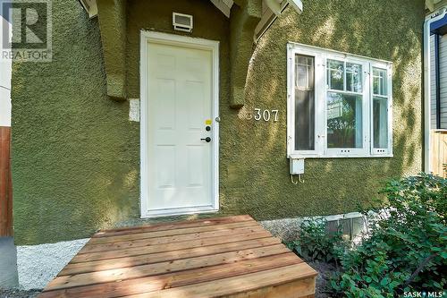 307 Clarence Avenue S, Saskatoon, SK - Outdoor With Exterior