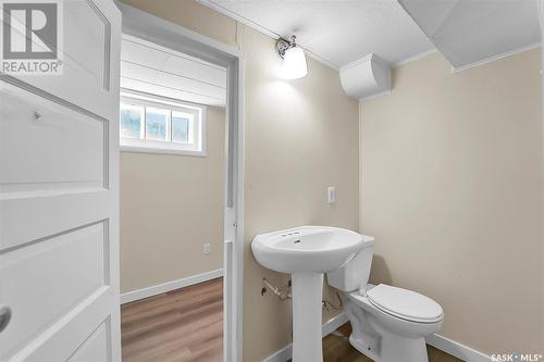 307 Clarence Avenue S, Saskatoon, SK - Indoor Photo Showing Bathroom