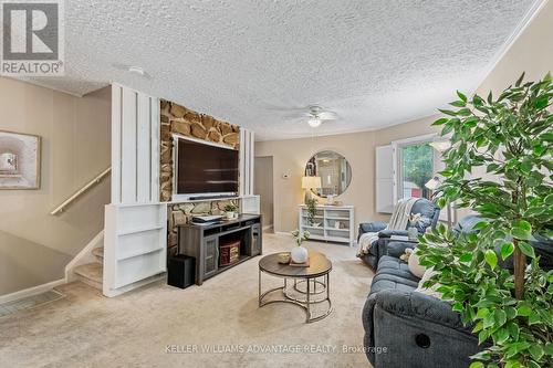 149 Wheeler Avenue, Toronto, ON - Indoor Photo Showing Living Room