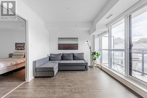 407 - 1 Falaise Road, Toronto, ON - Indoor Photo Showing Living Room