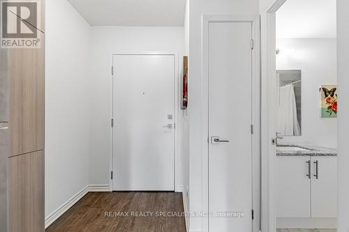 407 - 1 Falaise Road, Toronto, ON - Indoor Photo Showing Other Room