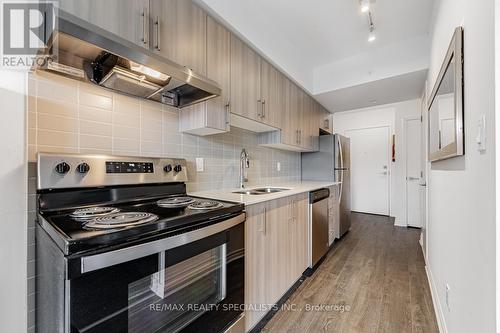 407 - 1 Falaise Road, Toronto, ON - Indoor Photo Showing Kitchen With Stainless Steel Kitchen