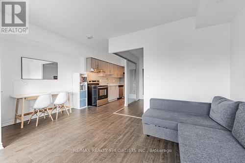 407 - 1 Falaise Road, Toronto, ON - Indoor Photo Showing Living Room