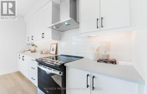 58 - 85 Tunks Lane, Middlesex Centre (Komoka), ON - Indoor Photo Showing Kitchen With Upgraded Kitchen