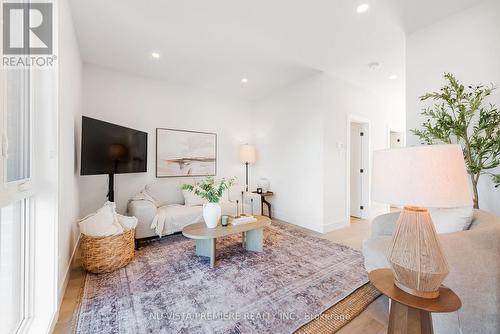 58 - 85 Tunks Lane, Middlesex Centre (Komoka), ON - Indoor Photo Showing Living Room