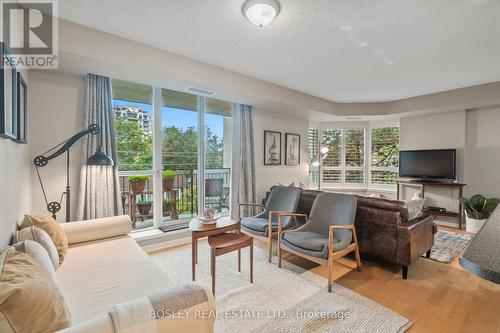 412 - 300 Balliol Street, Toronto, ON - Indoor Photo Showing Living Room