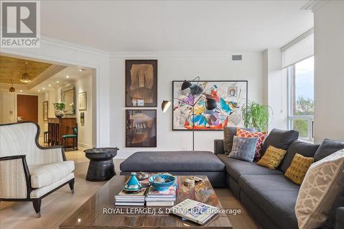 929 - 3600 Yonge Street, Toronto, ON - Indoor Photo Showing Living Room