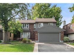 10 LYNHURST Avenue  Ottawa, ON K1V 9W7