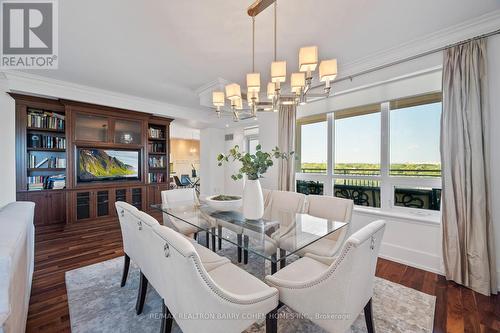 805C - 662 Sheppard Avenue E, Toronto, ON - Indoor Photo Showing Dining Room