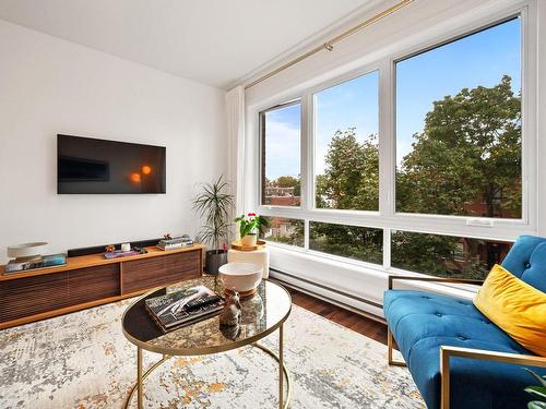 Salon - 5-2580 Rue Sicard, Montréal (Mercier/Hochelaga-Maisonneuve), QC - Indoor Photo Showing Living Room