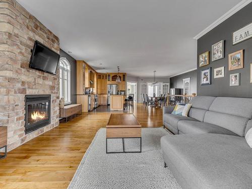 Salon - 188 Rue Elmina-Anger, Québec (Charlesbourg), QC - Indoor Photo Showing Living Room With Fireplace