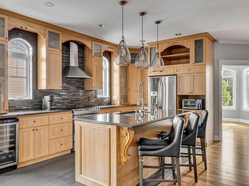 Cuisine - 188 Rue Elmina-Anger, Québec (Charlesbourg), QC - Indoor Photo Showing Kitchen With Upgraded Kitchen