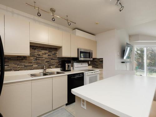 Kitchen - 4384 Av. Du Château-Pierrefonds, Montréal (Pierrefonds-Roxboro), QC 