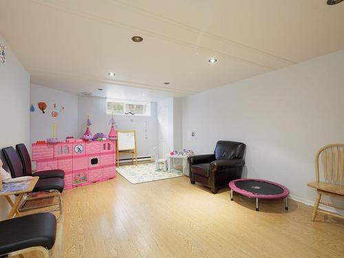 Playroom - 4384 Av. Du Château-Pierrefonds, Montréal (Pierrefonds-Roxboro), QC 