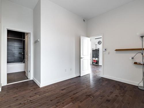 Master bedroom - 3909-5150 Rue Buchan, Montréal (Côte-Des-Neiges/Notre-Dame-De-Grâce), QC - Indoor Photo Showing Other Room