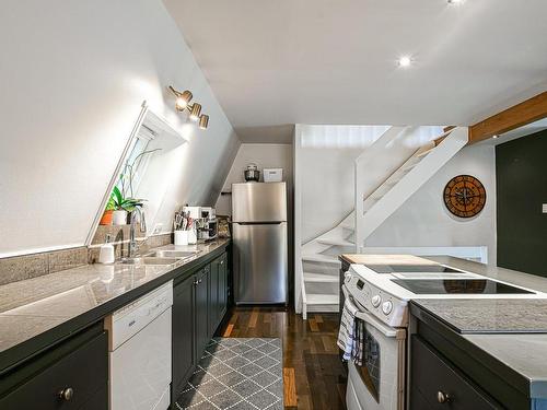 Cuisine - 828Z Rue Du Rocher-Boisé, Sainte-Adèle, QC - Indoor Photo Showing Kitchen With Double Sink