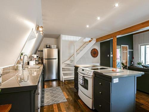 Cuisine - 828Z Rue Du Rocher-Boisé, Sainte-Adèle, QC - Indoor Photo Showing Kitchen With Double Sink