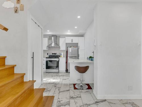 Overall view - 933  - 937 Av. Harvard, Montréal (Côte-Des-Neiges/Notre-Dame-De-Grâce), QC - Indoor Photo Showing Kitchen