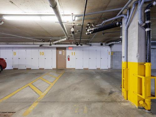 Garage - 206-1190 Rue Décarie, Montréal (Saint-Laurent), QC - Indoor Photo Showing Garage