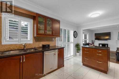 27 Fenflower Court, Brampton, ON - Indoor Photo Showing Kitchen With Double Sink