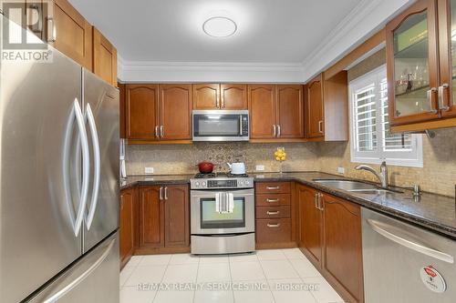 27 Fenflower Court, Brampton, ON - Indoor Photo Showing Kitchen With Double Sink