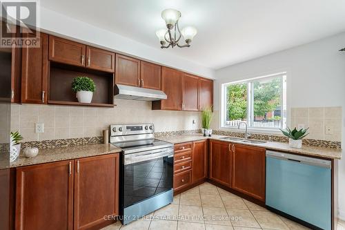 60 Horizon Street, Brampton, ON - Indoor Photo Showing Kitchen With Double Sink