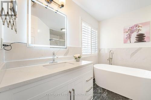 60 Horizon Street, Brampton, ON - Indoor Photo Showing Bathroom