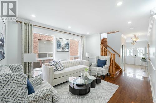 60 Horizon Street, Brampton, ON - Indoor Photo Showing Living Room