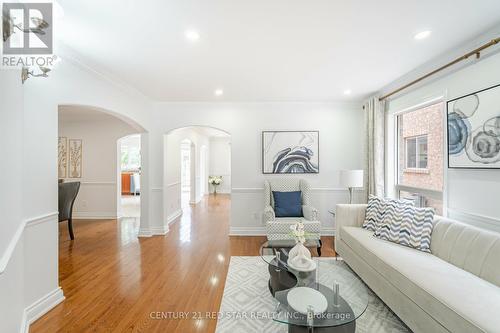 60 Horizon Street, Brampton, ON - Indoor Photo Showing Living Room