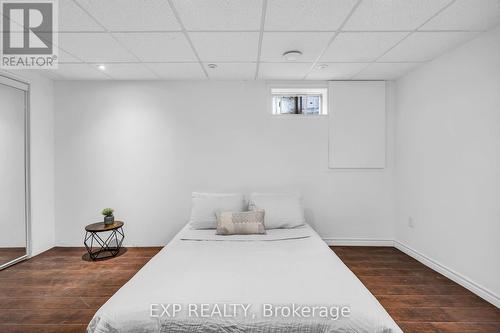 1 Windover Drive, Georgina, ON - Indoor Photo Showing Bedroom