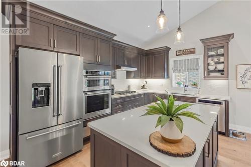 170 Summerset Drive Drive, Barrie, ON - Indoor Photo Showing Kitchen