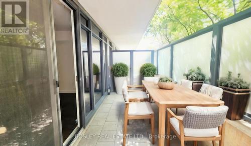 318 - 121 Mcmahon Drive, Toronto, ON - Indoor Photo Showing Dining Room