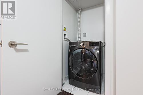 318 - 121 Mcmahon Drive, Toronto, ON - Indoor Photo Showing Laundry Room