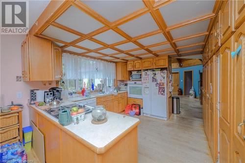 1218 Highway 8, Stoney Creek, ON - Indoor Photo Showing Kitchen