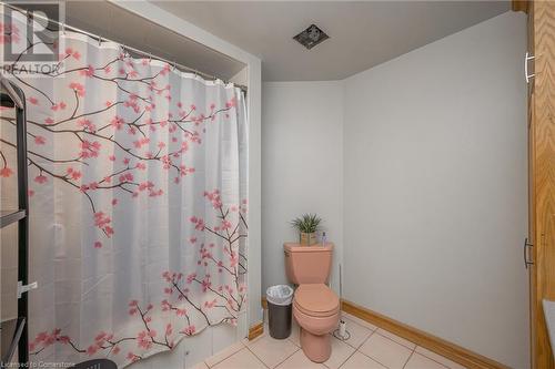 1218 Highway 8, Stoney Creek, ON - Indoor Photo Showing Bathroom