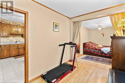 40 Union Street, Hamilton, ON - Indoor Photo Showing Gym Room