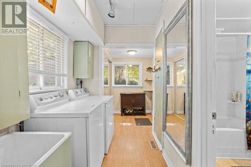 40 Union Street, Hamilton, ON - Indoor Photo Showing Laundry Room