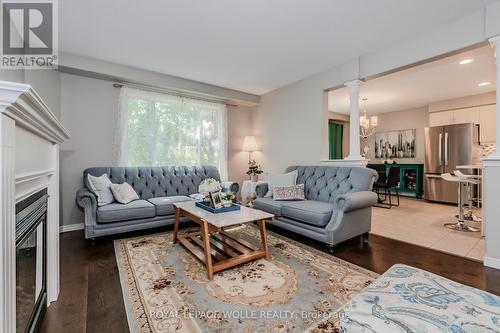 547 St Moritz Avenue, Waterloo, ON - Indoor Photo Showing Living Room