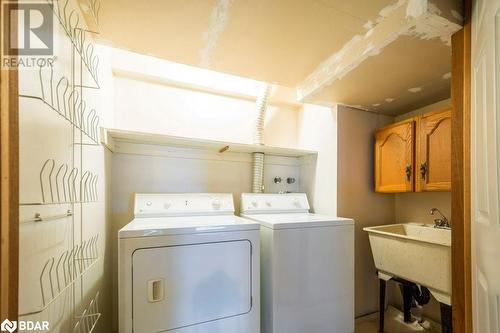 1424 County Rd 3 Road, Prince Edward County, ON - Indoor Photo Showing Laundry Room