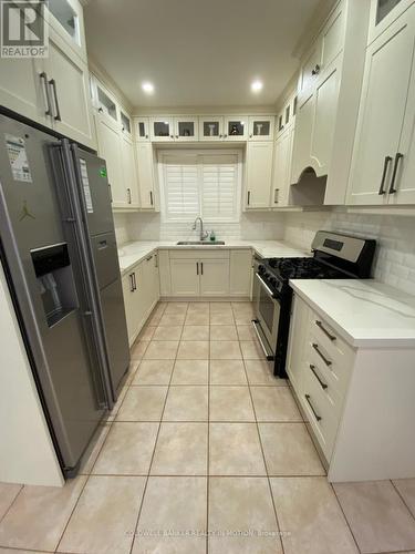 Main - 537 Navigator Drive, Mississauga, ON - Indoor Photo Showing Kitchen